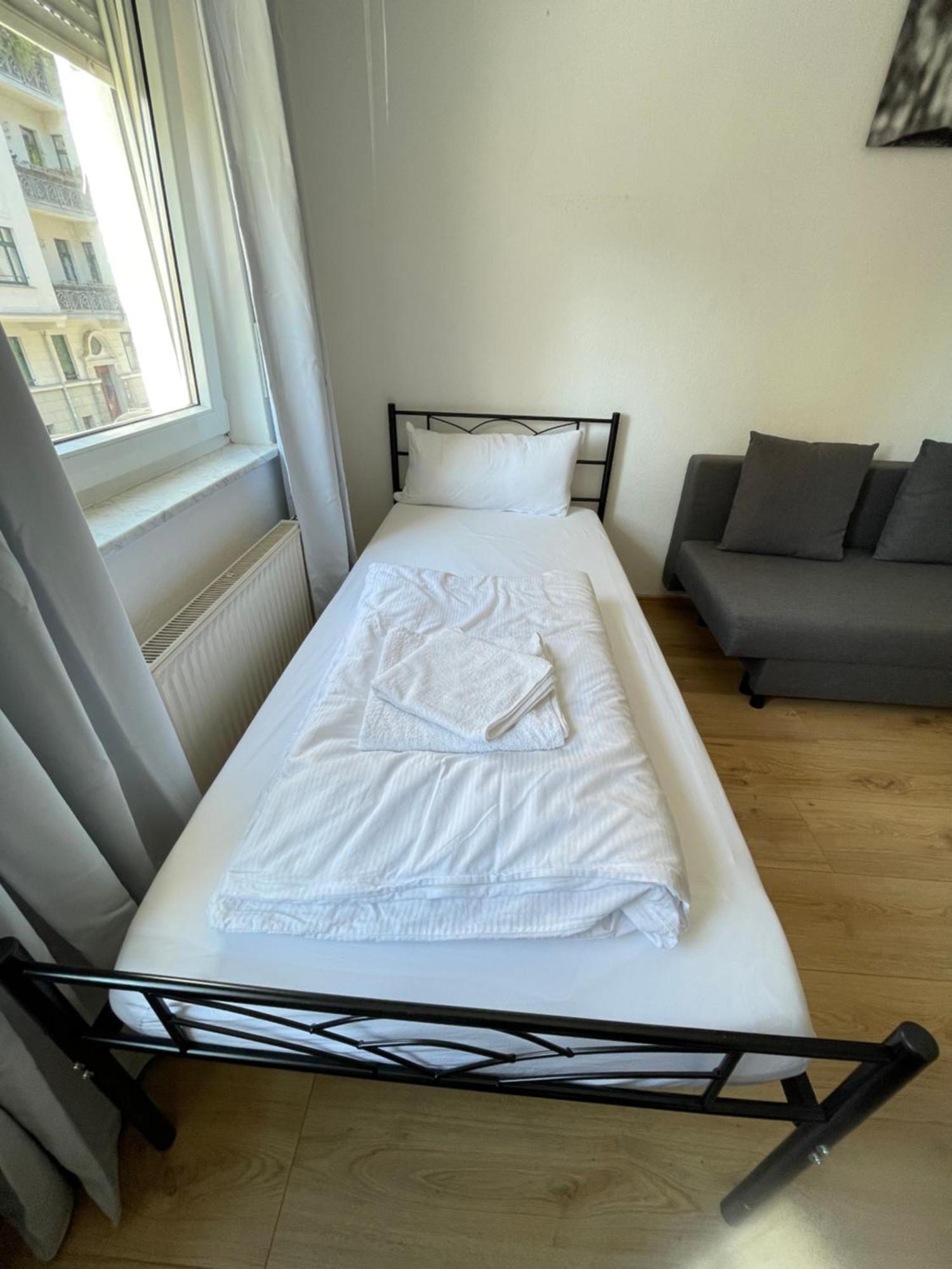 Studio Apartment In Stoetteritz With Balcony - Great Public Transport Links To The City Leipzig Eksteriør billede
